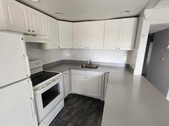  Unit B212 photo 4