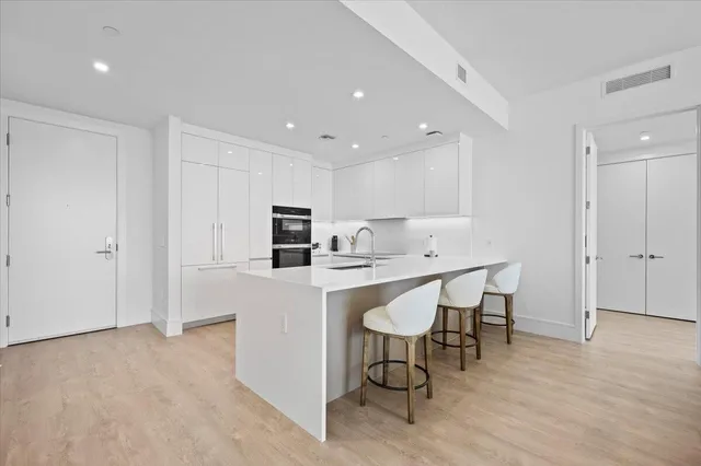 Nautilus 220 Unit 1513 photo 9