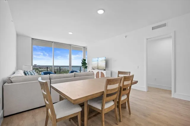 Nautilus 220 Unit 1513 photo 11