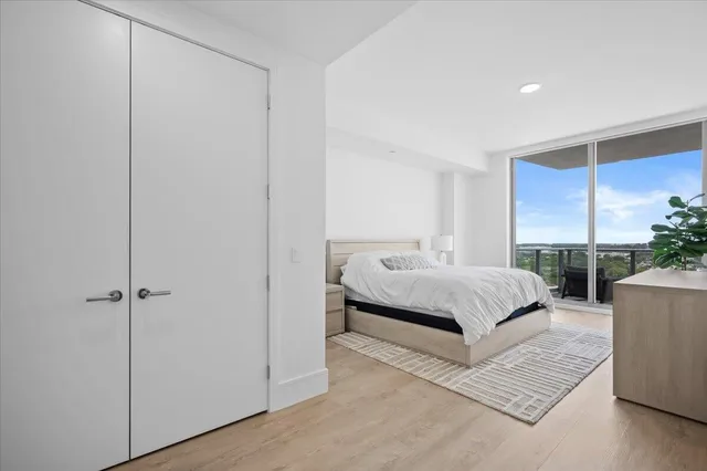 Nautilus 220 Unit 1513 photo 13