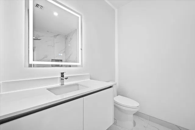 Nautilus 220 Unit 1513 photo 18