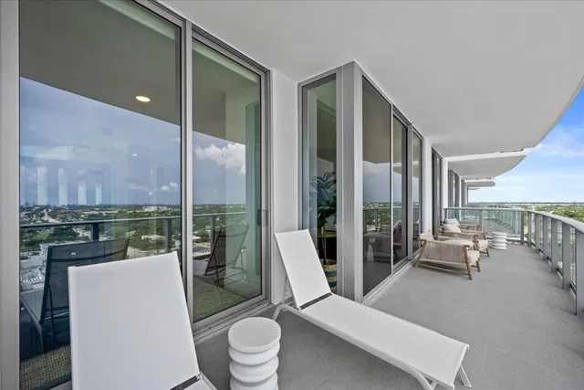 Nautilus 220 Unit 1513 photo 24