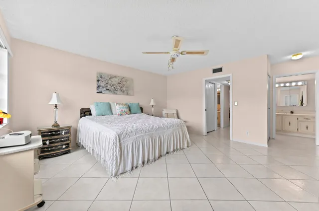Unit C photo 22