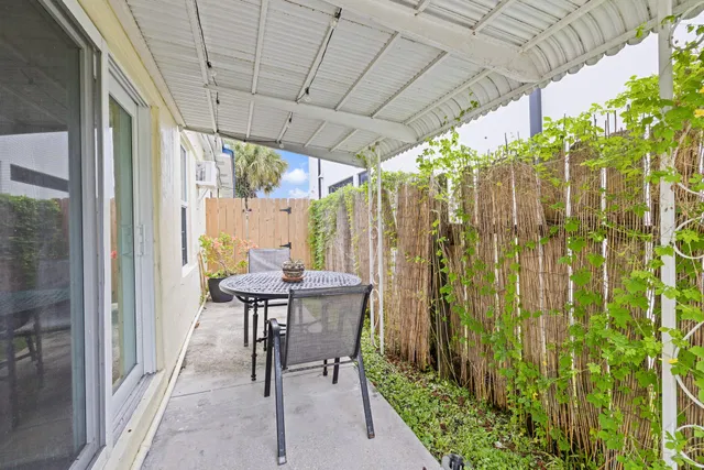 NOMAR West Palm Beach Residence photo 9