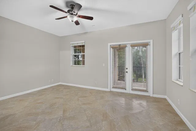 Residence photo 41