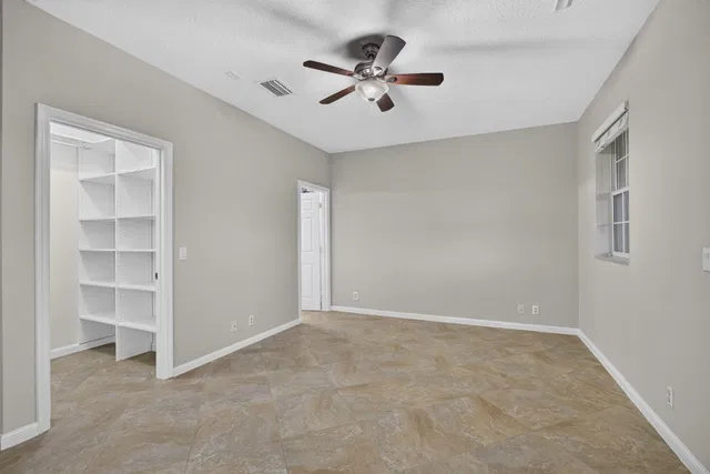 Residence photo 42