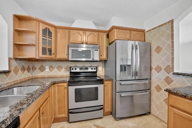  Residence photo 12