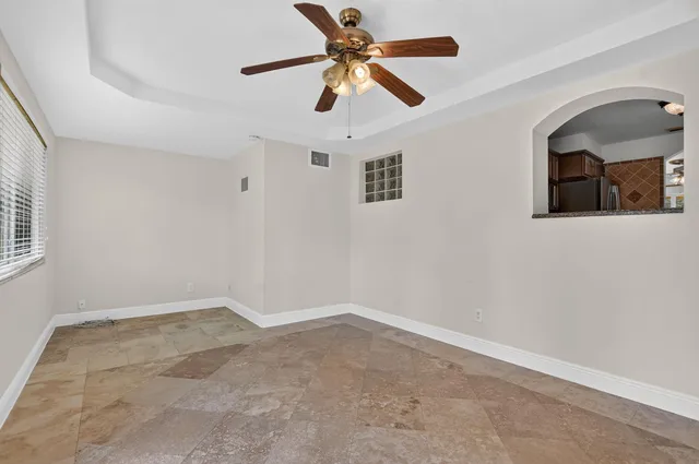  Residence photo 15