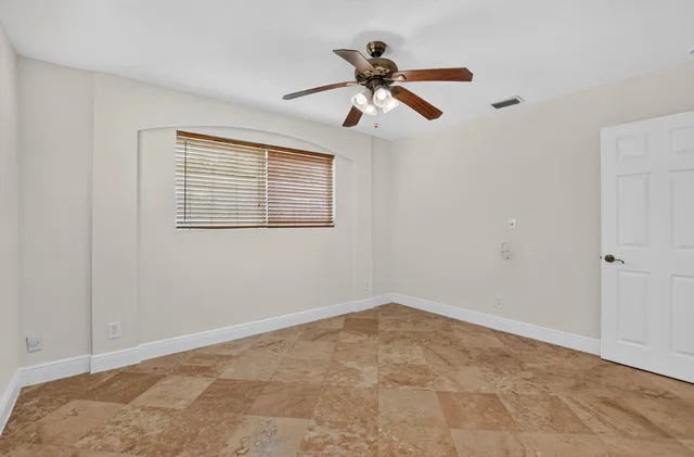  Residence photo 20
