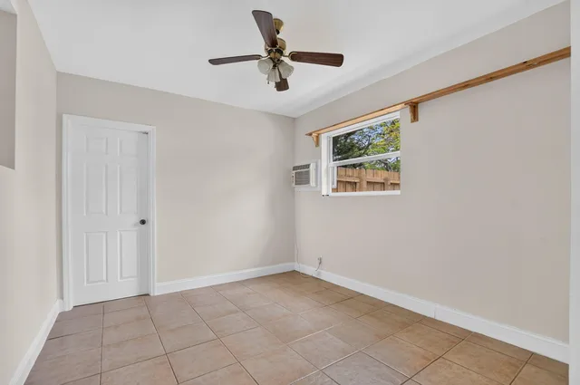  Residence photo 30