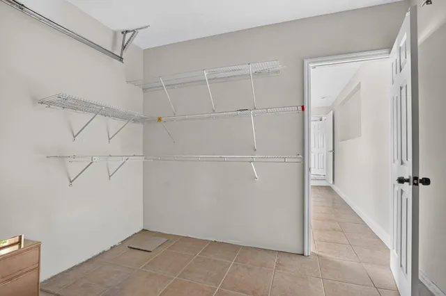  Residence photo 36
