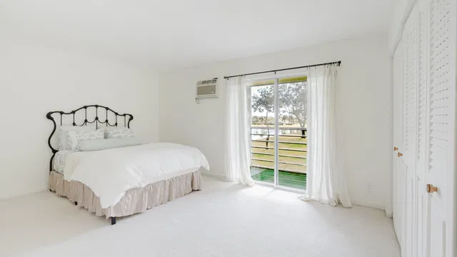  Residence photo 6