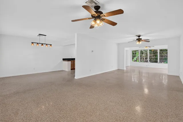 Residence photo 15