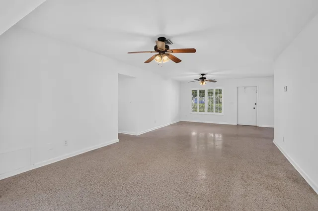 Residence photo 17