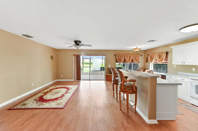 Residence photo 6