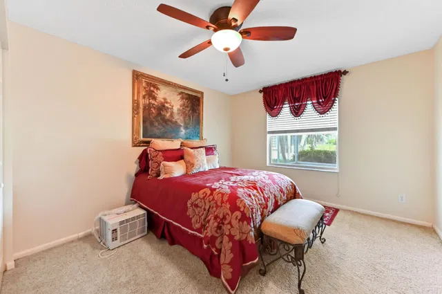 Residence photo 17