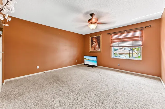 Residence photo 22