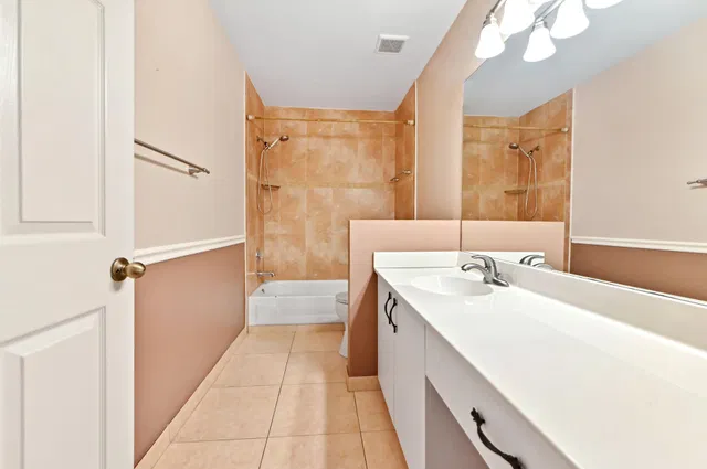 Residence photo 30