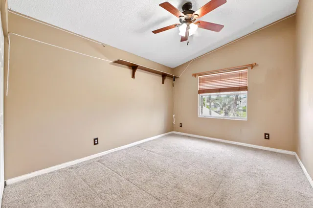 Residence photo 33
