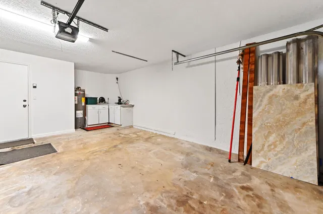 Residence photo 36