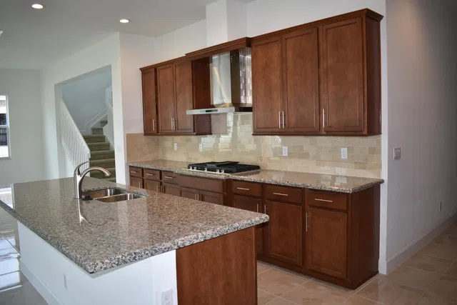 Residence photo 3