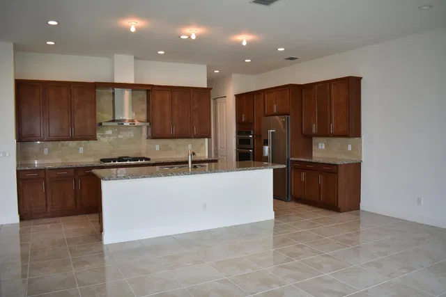 Residence photo 4