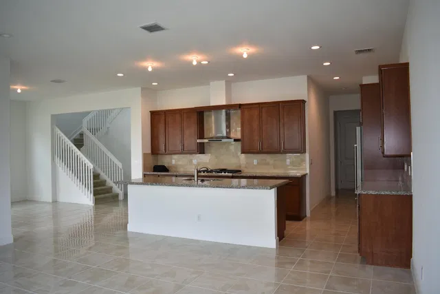 Residence photo 5