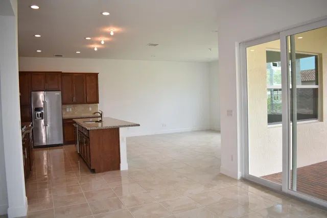 Residence photo 8