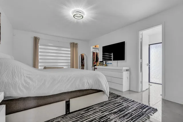 Residence photo 17