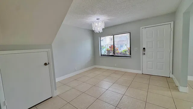 Residence photo 2