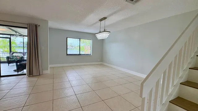 Residence photo 4