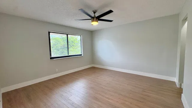 Residence photo 17
