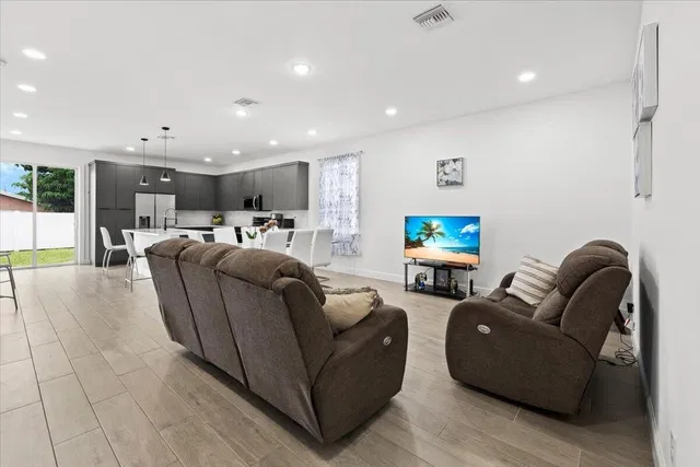 Residence photo 9