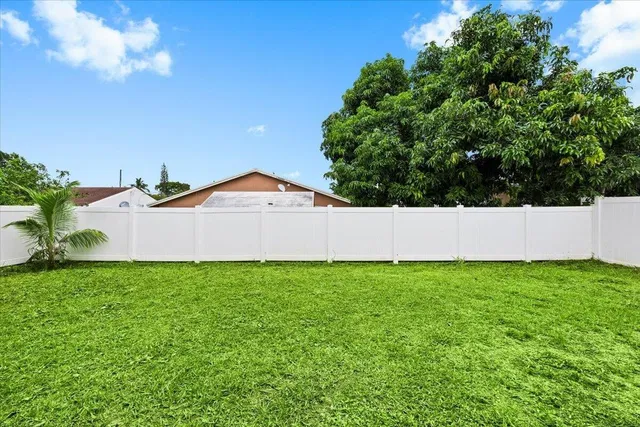 Residence photo 27
