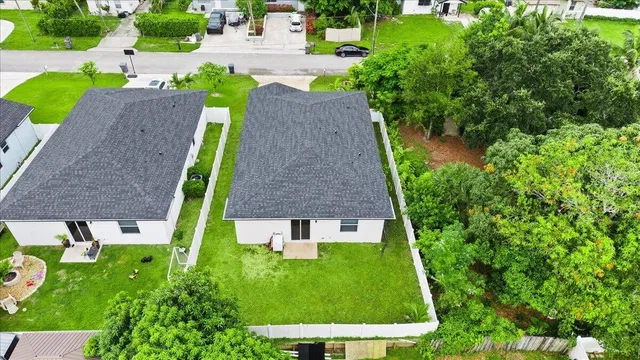 Residence photo 32