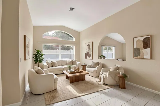 Residence photo 3