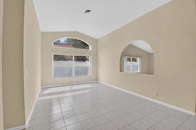 Residence photo 4