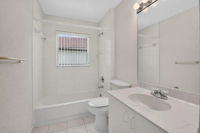 Residence photo 16
