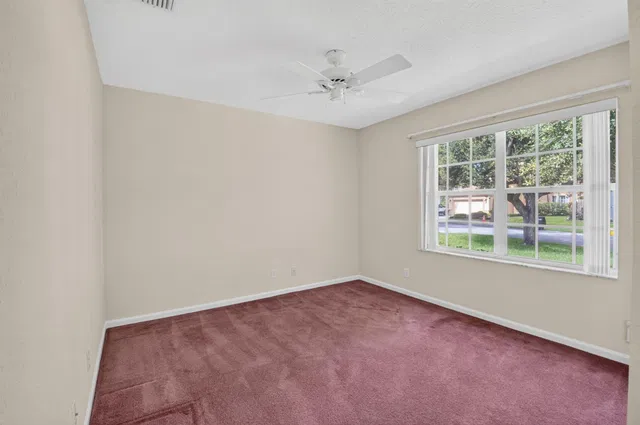 Residence photo 17