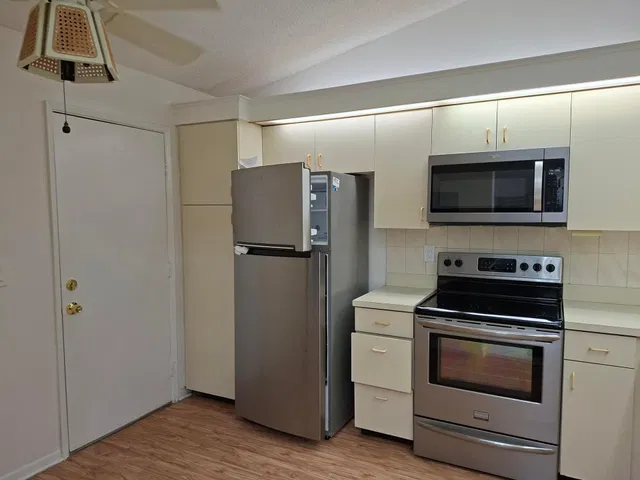 Residence photo 3