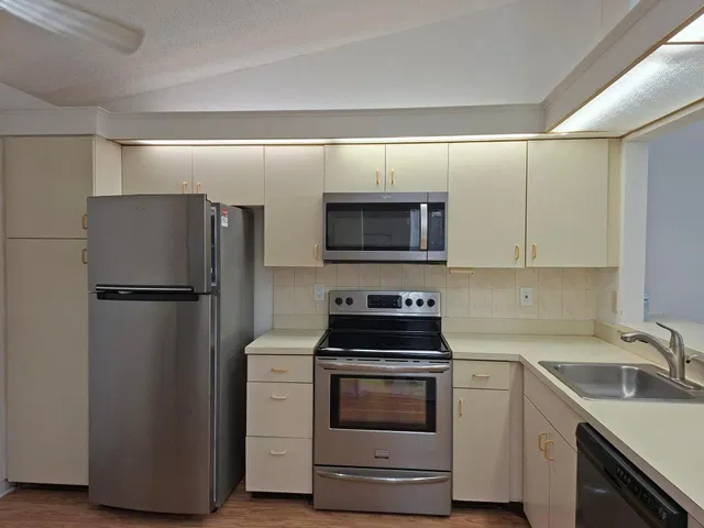Residence photo 6