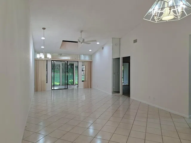 Residence photo 14