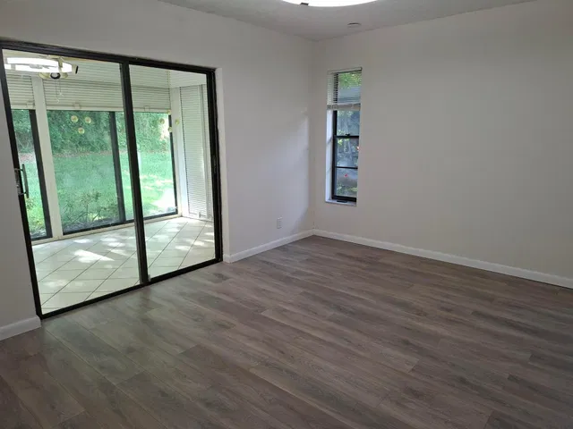 Residence photo 26