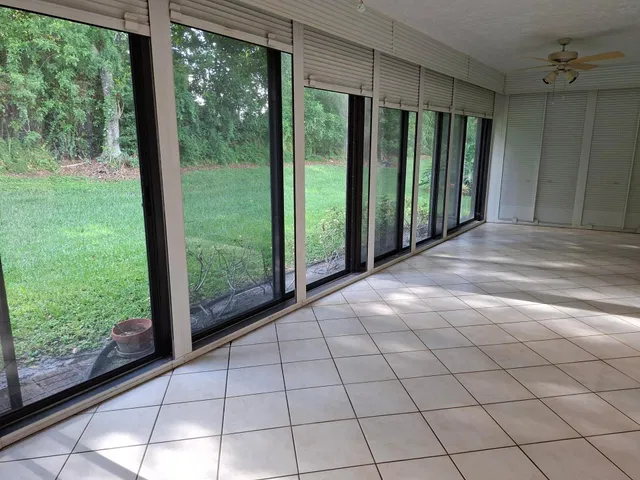 Residence photo 36