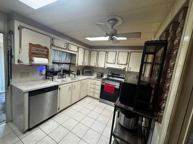Residence photo 3
