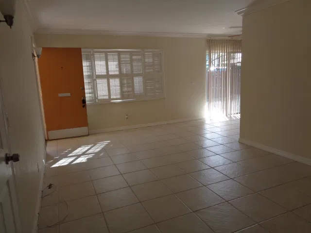 Unit 104 photo 9