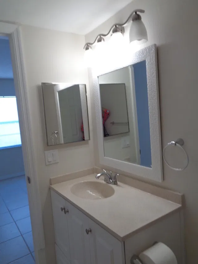 Unit 104 photo 13
