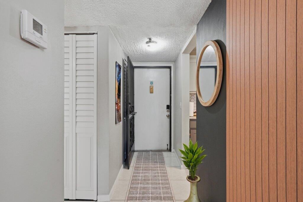 Unit 404 photo 2