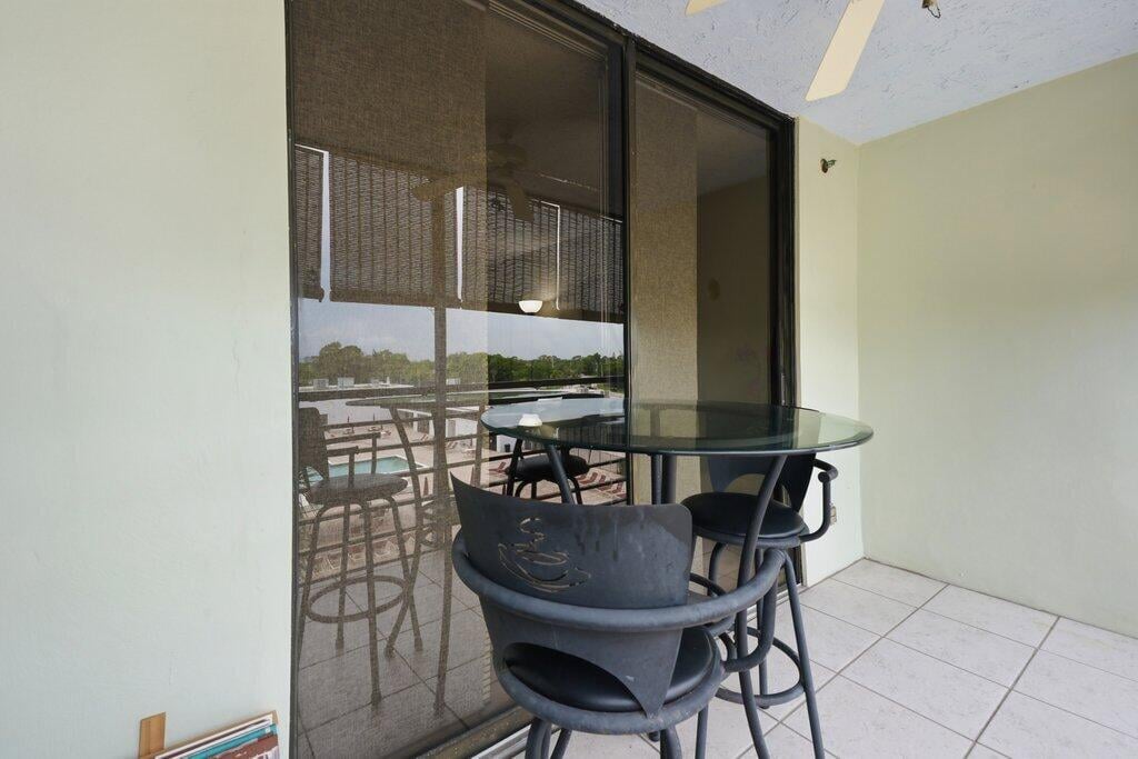 Unit 404 photo 20