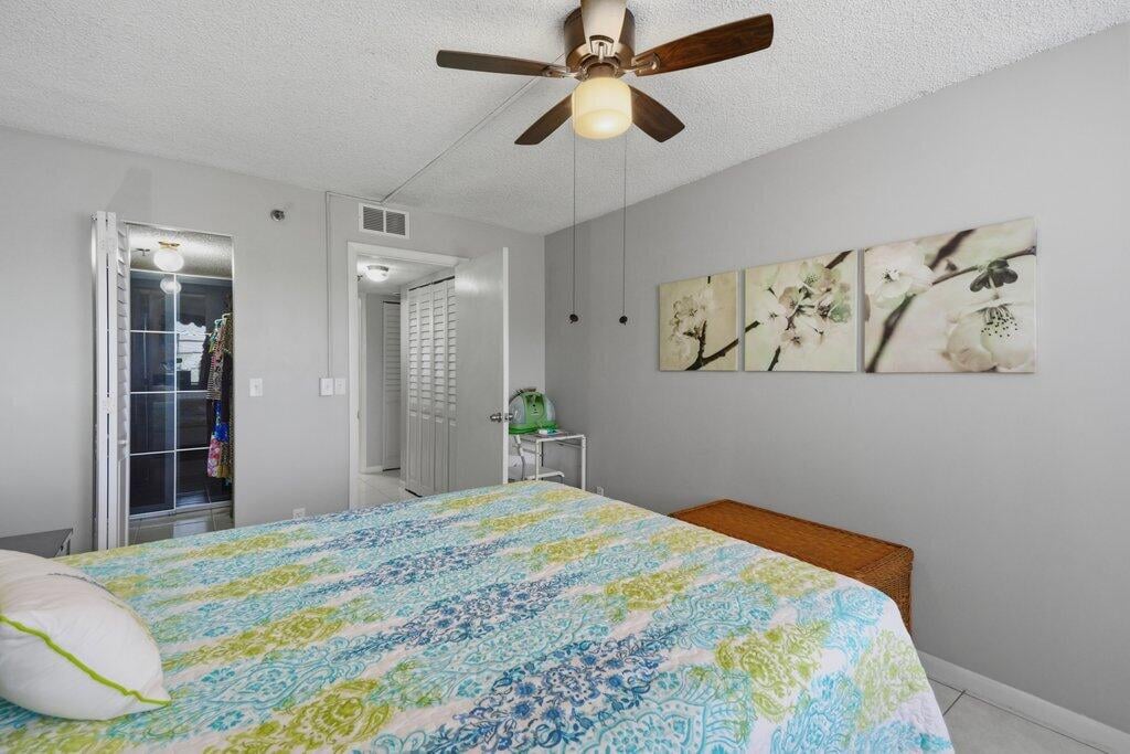 Unit 404 photo 26